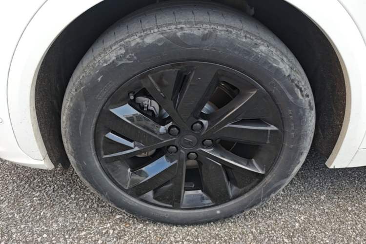 Used Li Auto L7 2023 Pro Model Left Front Wheel Hub