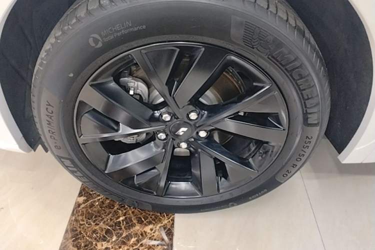 Used Li Auto L7 2023 Air model Left Front Wheel Hub