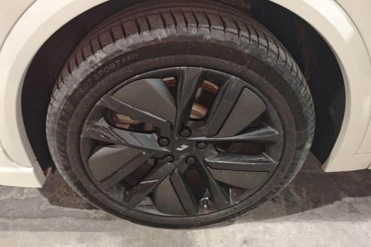 Used Li Auto L7 2023 Max model Left Front Wheel Hub