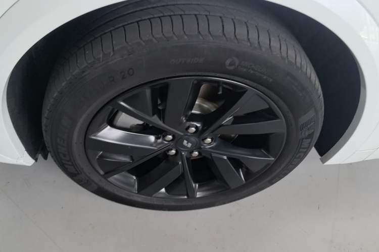 Used Li Auto L7 2023 Air model Left Front Wheel Hub