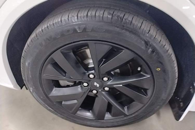 Used Li Auto L7 2023 Pro Model Left Front Wheel Hub