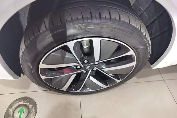 Used Li Auto L7 2023 Pro Model Left Front Wheel Hub
