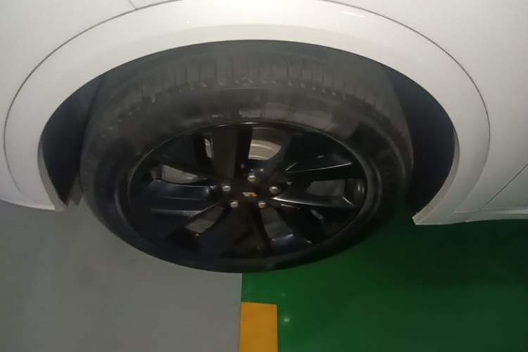 Used Li Auto L7 2023 Air model Left Front Wheel Hub