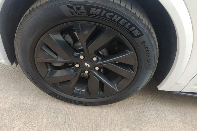 Used Li Auto L7 2023 Pro Model Left Front Wheel Hub
