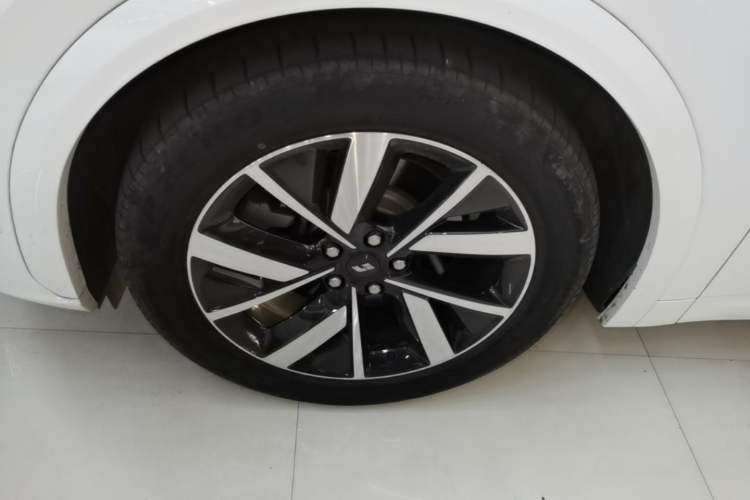 Used Li Auto L7 2023 Pro Model Left Front Wheel Hub