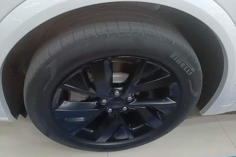 Used Li Auto L7 2023 Air model Left Front Wheel Hub