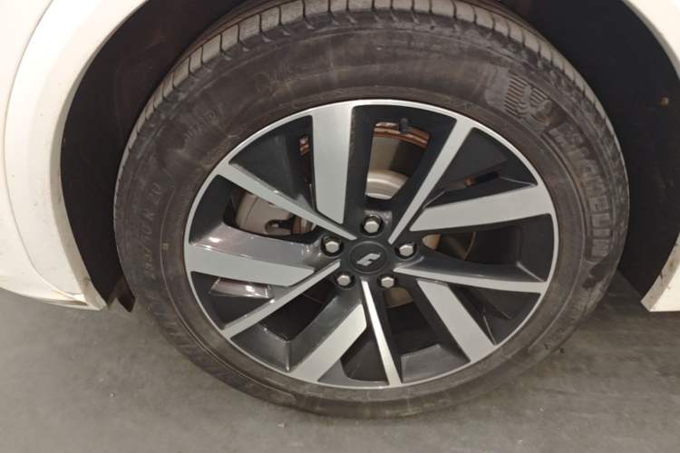 Used Li Auto L7 2023 Pro Model Left Front Wheel Hub