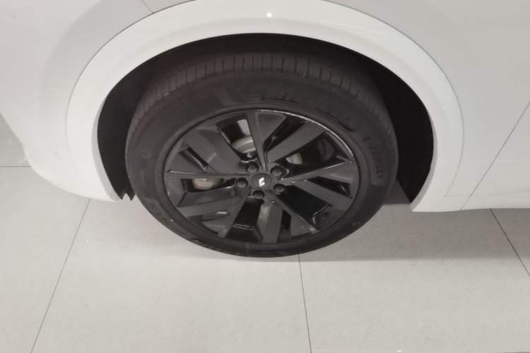 Used Li Auto L7 2023 Max model Left Front Wheel Hub