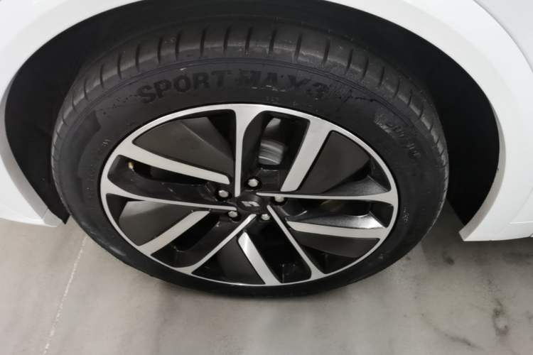 Used Li Auto L7 2023 Air model Left Front Wheel Hub