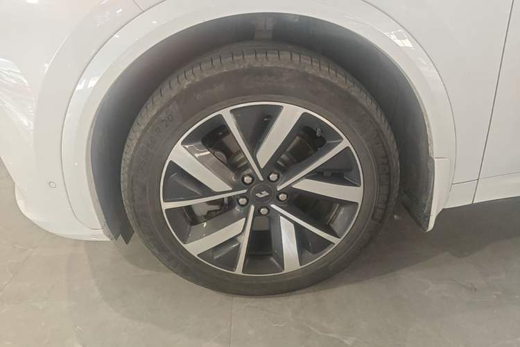Used Li Auto L7 2023 Air model Left Front Wheel Hub