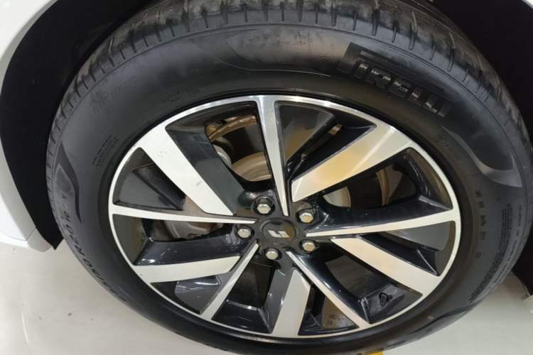 Used Li Auto L7 2023 Pro Model Left Front Wheel Hub