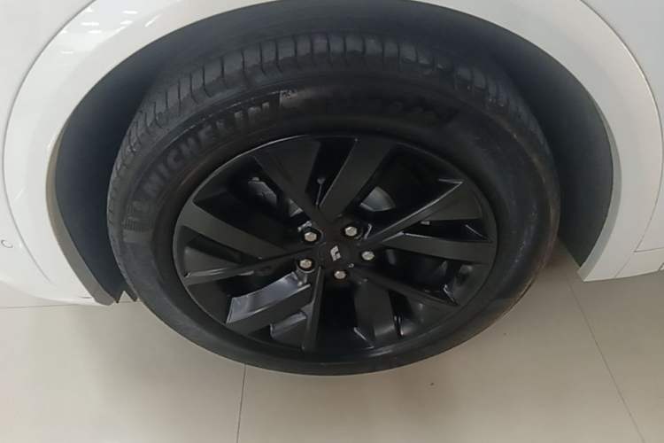 Used Li Auto L7 2023 Pro Model Left Front Wheel Hub