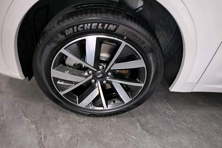 Used Li Auto L7 2023 Pro Model Left Front Wheel Hub