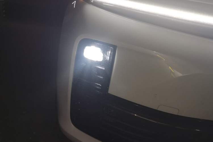 Used Li Auto L7 2023 Pro Model Right Front Headlight