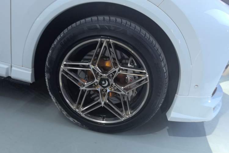 Used Li Auto L7 2023 Max model Right Front Wheel Hub