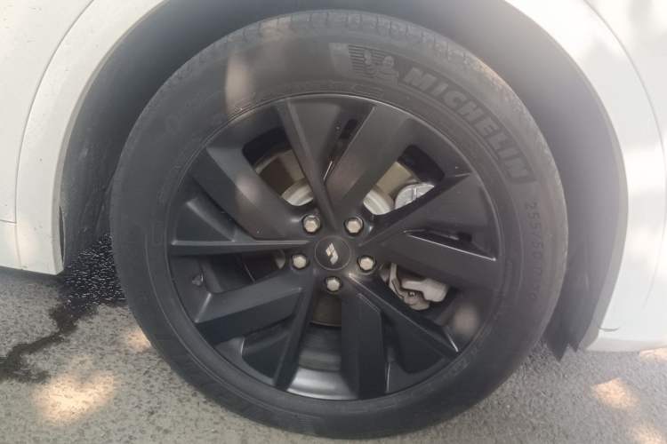Used Li Auto L7 2023 Air model Right Front Wheel Hub
