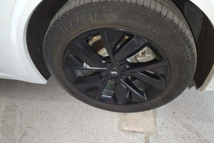 Used Li Auto L7 2023 Pro Model Right Front Wheel Hub