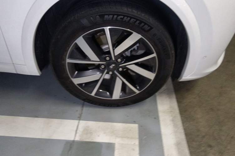 Used Li Auto L7 2023 Max model Right Front Wheel Hub
