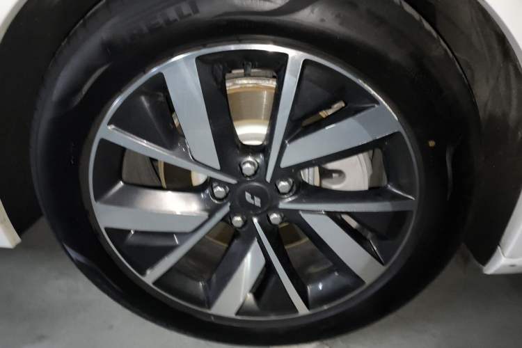 Used Li Auto L7 2023 Pro Model Right Front Wheel Hub