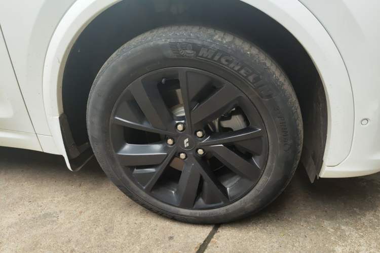 Used Li Auto L7 2023 Air model Right Front Wheel Hub