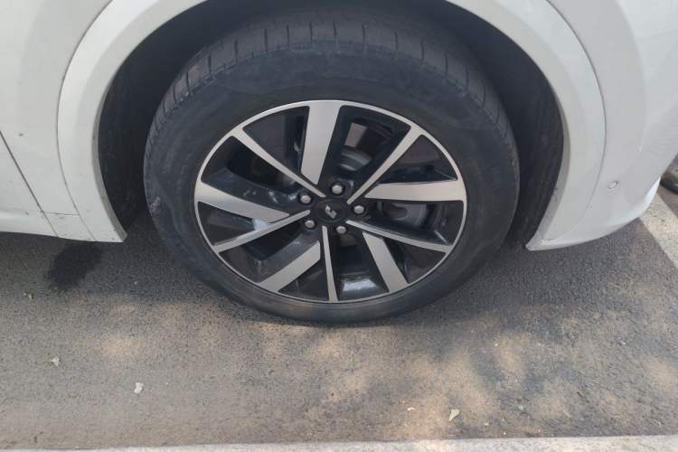 Used Li Auto L7 2023 Air model Right Front Wheel Hub