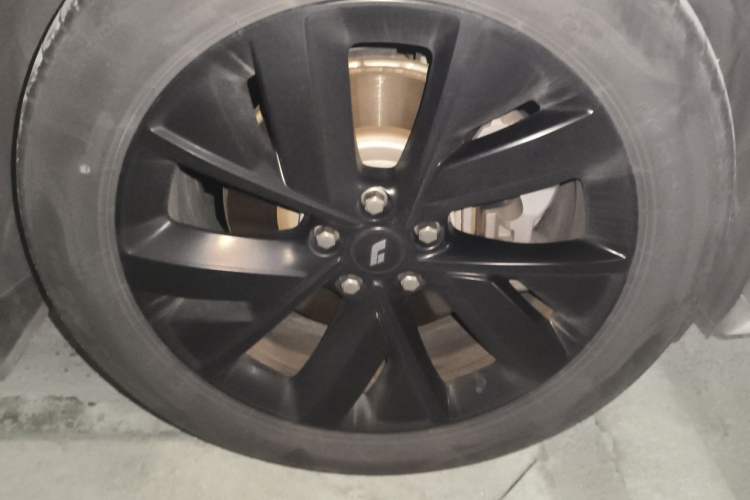 Used Li Auto L7 2023 Pro Model Right Front Wheel Hub