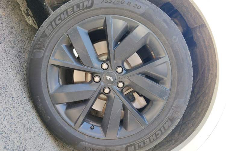 Used Li Auto L7 2023 Pro Model Right Front Wheel Hub