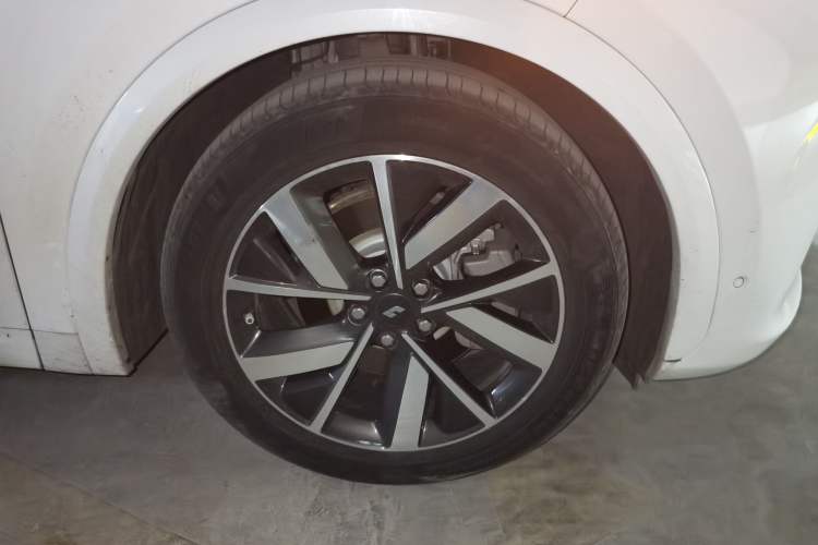 Used Li Auto L7 2023 Pro Model Right Front Wheel Hub