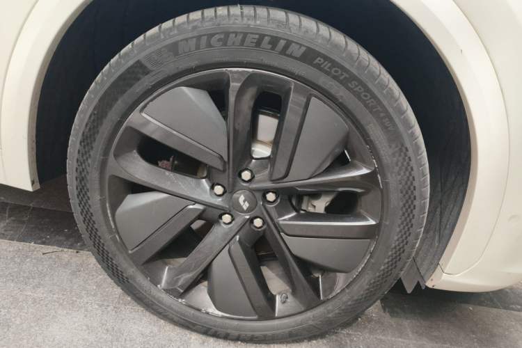 Used Li Auto L7 2023 Max model Right Front Wheel Hub