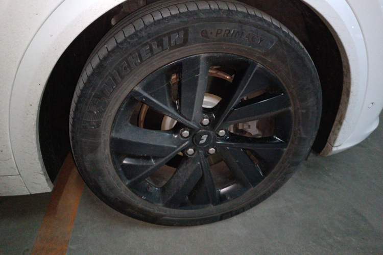 Used Li Auto L7 2023 Pro Model Right Front Wheel Hub