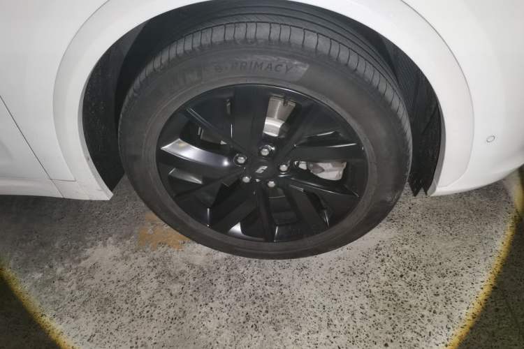 Used Li Auto L7 2023 Pro Model Right Front Wheel Hub
