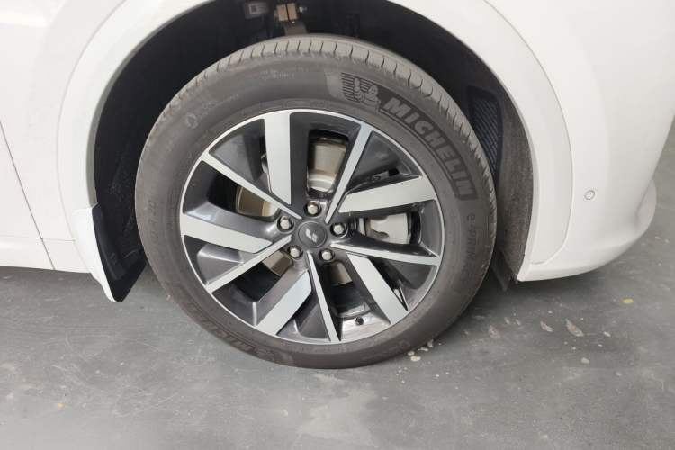 Used Li Auto L7 2023 Pro Model Right Front Wheel Hub