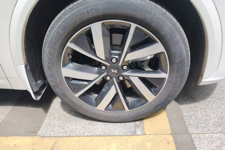 Used Li Auto L7 2023 Pro Model Right Front Wheel Hub