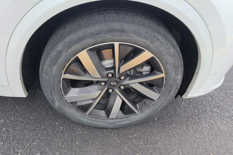 Used Li Auto L7 2023 Pro Model Right Front Wheel Hub