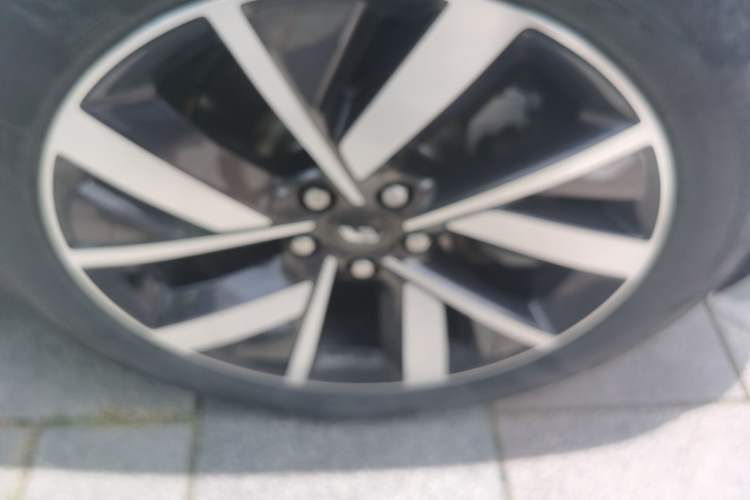 Used Li Auto L7 2023 Pro Model Right Front Wheel Hub