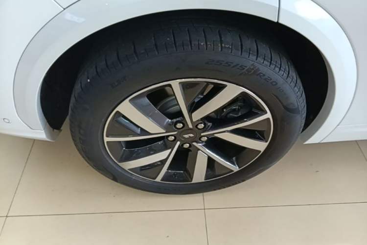 Used Li Auto L7 2023 Pro Model Right Rear Wheel Hub