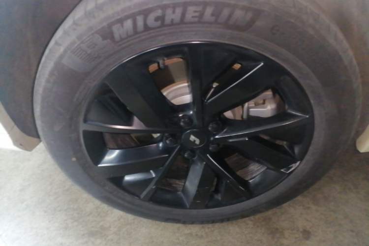 Used Li Auto L7 2023 Air model Right Rear Wheel Hub