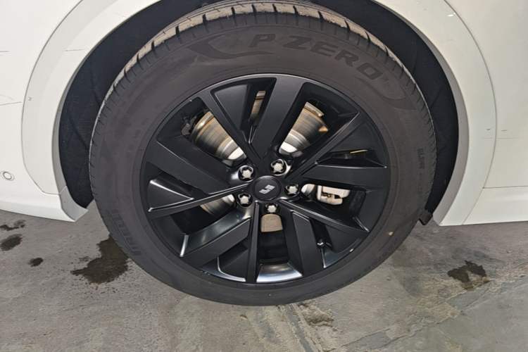 Used Li Auto L7 2023 Pro Model Right Rear Wheel Hub