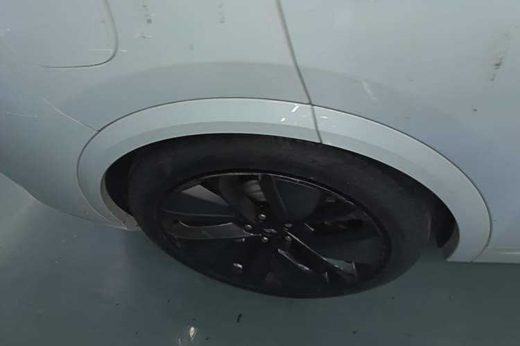 Used Li Auto L7 2023 Pro Model Right Rear Wheel Hub