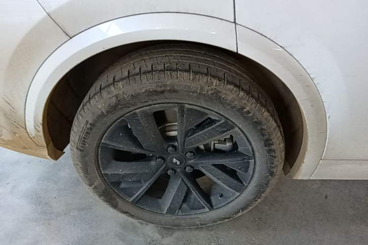 Used Li Auto L7 2023 Air model Right Rear Wheel Hub