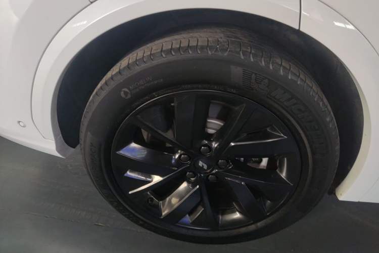 Used Li Auto L7 2023 Max model Right Rear Wheel Hub
