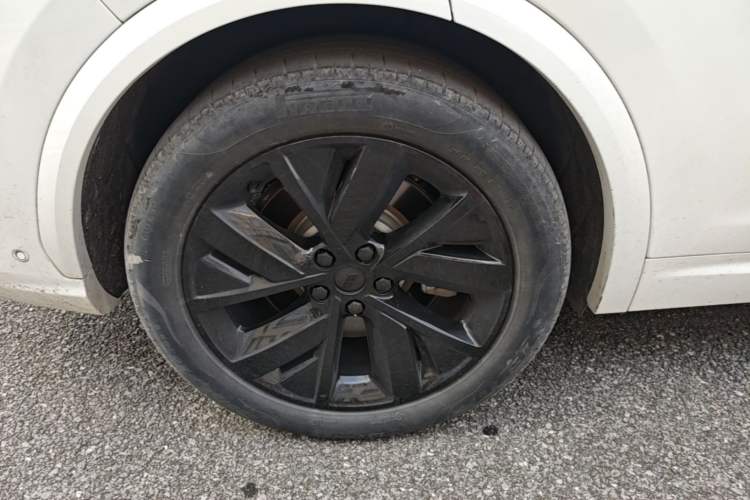 Used Li Auto L7 2023 Pro Model Right Rear Wheel Hub