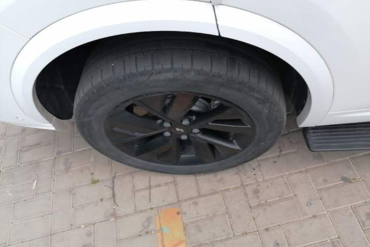 Used Li Auto L7 2023 Pro Model Right Rear Wheel Hub