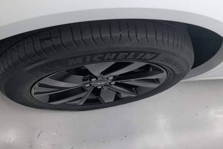 Used Li Auto L7 2023 Air model Right Rear Wheel Hub