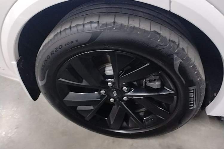 Used Li Auto L7 2023 Pro Model Right Rear Wheel Hub