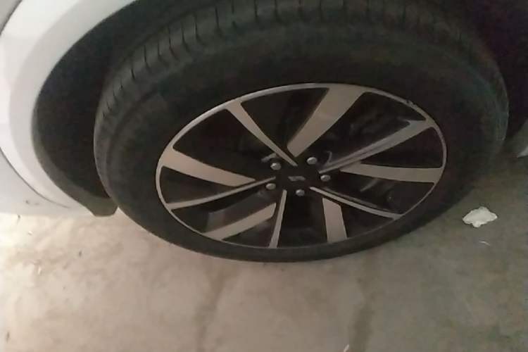 Used Li Auto L7 2023 Max model Right Rear Wheel Hub