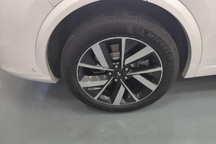 Used Li Auto L7 2023 Pro Model Right Rear Wheel Hub