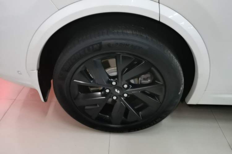 Used Li Auto L7 2023 Pro Model Right Rear Wheel Hub