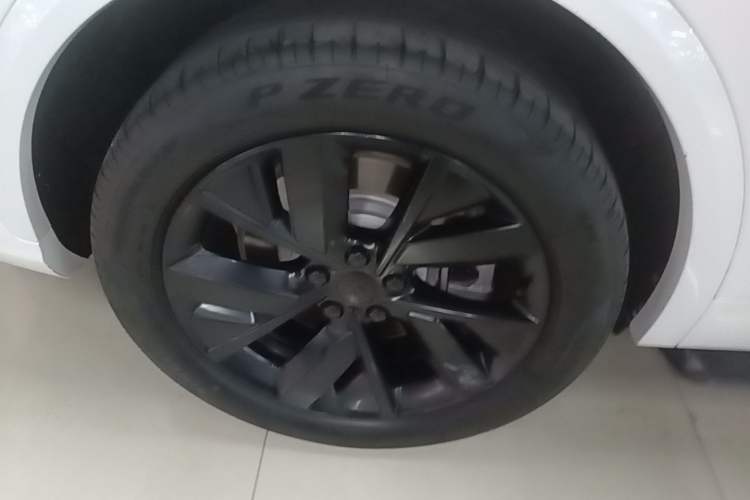 Used Li Auto L7 2023 Air model Right Rear Wheel Hub