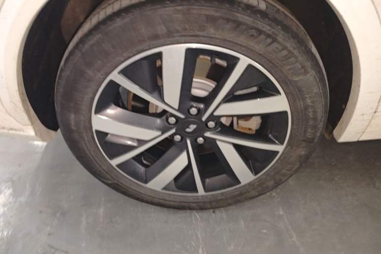 Used Li Auto L7 2023 Pro Model Right Rear Wheel Hub